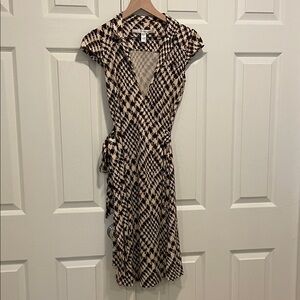 Diane Von Furstenberg Brown and Cream “Griffith” Houndstooth Mini Wrap Dress
